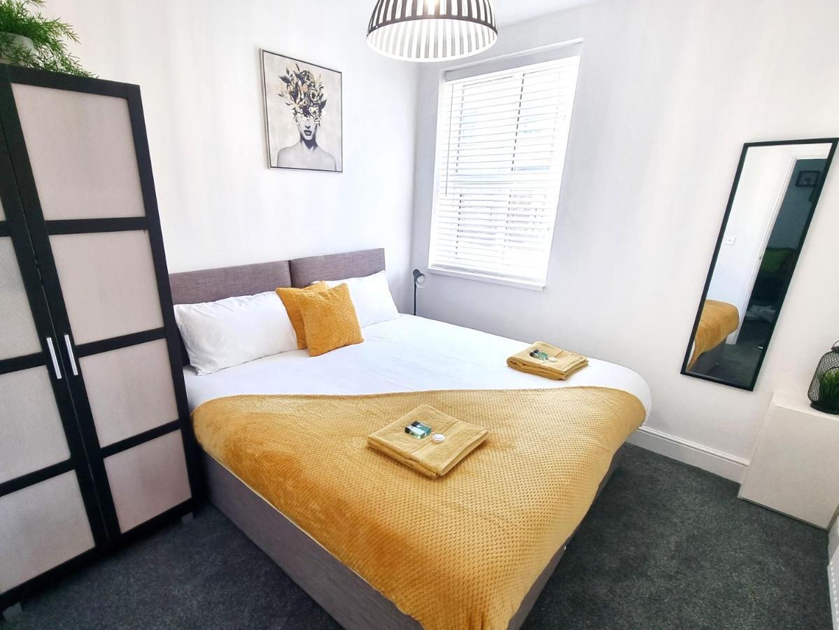 קולצ'סטר Stylish 2 Bed Apartment With Free Parking, Wifi מראה חיצוני תמונה